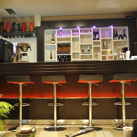 Ceragio & Ξενοδοχείο με διαμερίσματα 3*